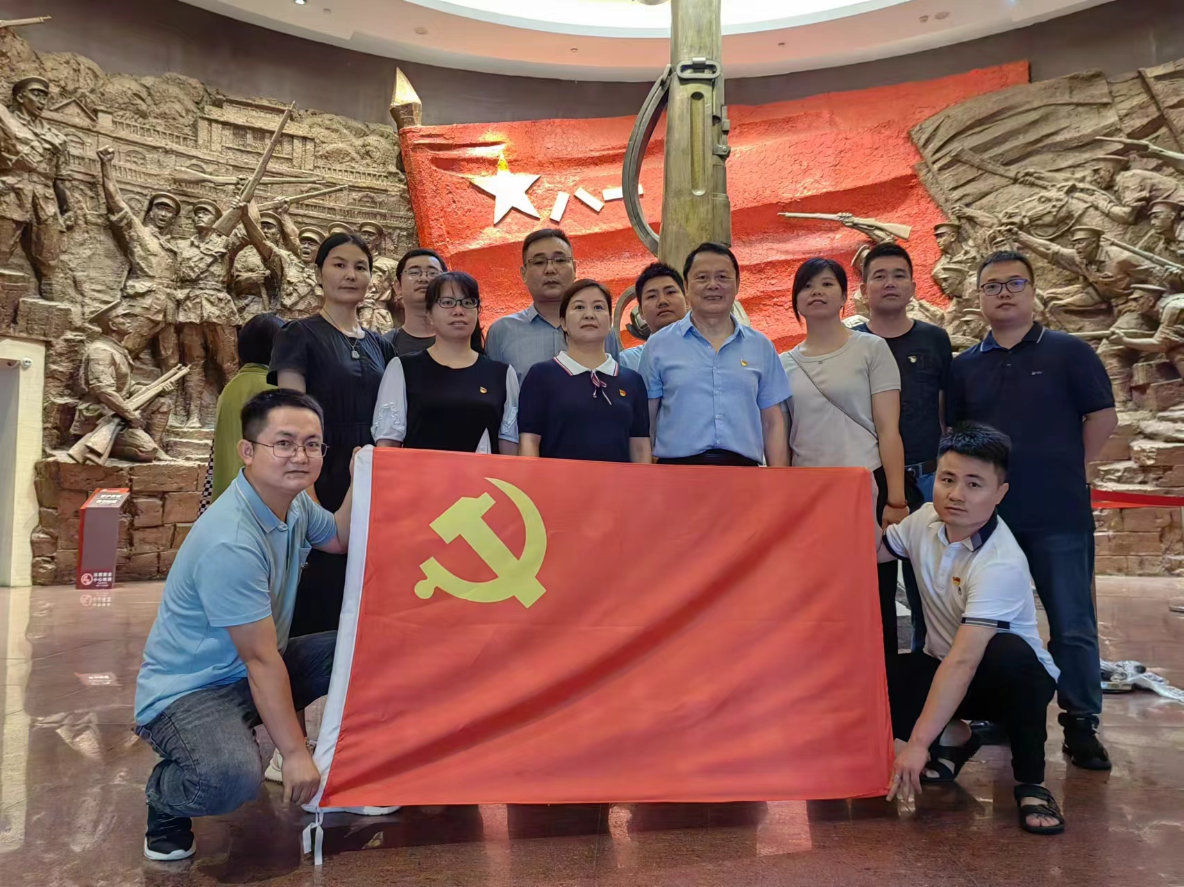 賡續(xù)紅色血脈，傳承建黨精神                                                    ——江西誠建黨支部開展“慶七一，感黨恩，跟黨走”主題黨日活動